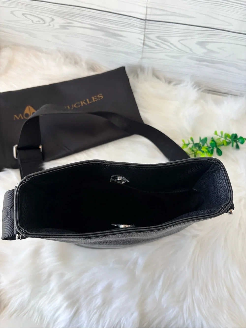 Moose‎ Knuckles Decaire Black Pebbled Leather Messenger Crossbody